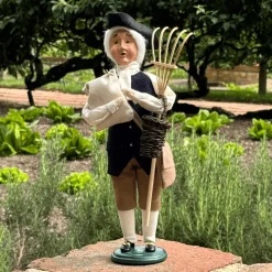 Farmer George Caroler by Byers' Choice