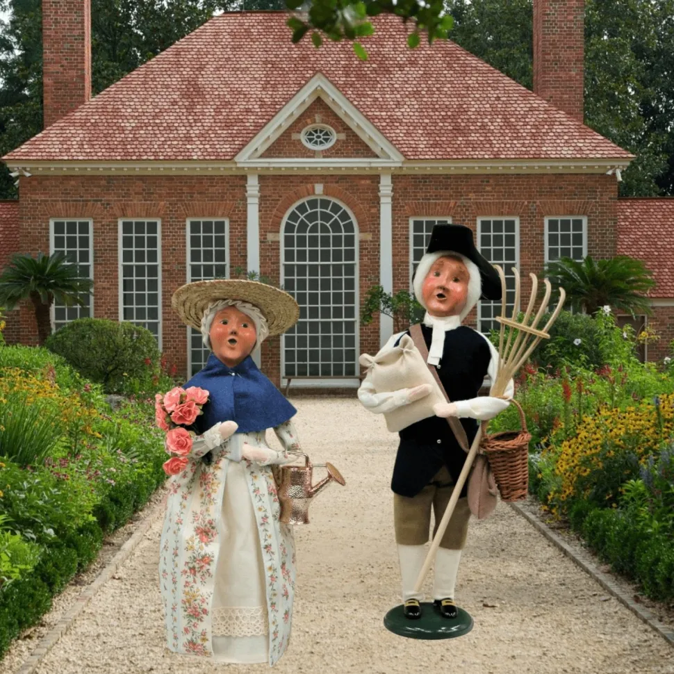 Farmer George Caroler by Byers' Choice